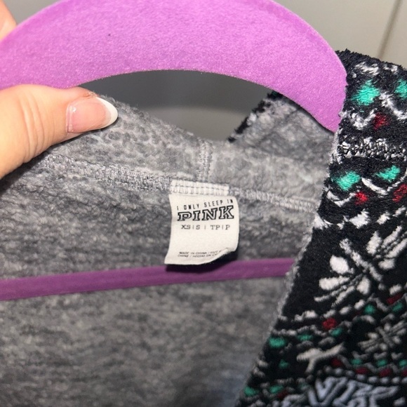 PINK Victoria's Secret Festive Black and White Robe - Picture 3 of 6